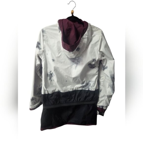The North Face Burgundy Hooded Jacket - Picture 4 of 17